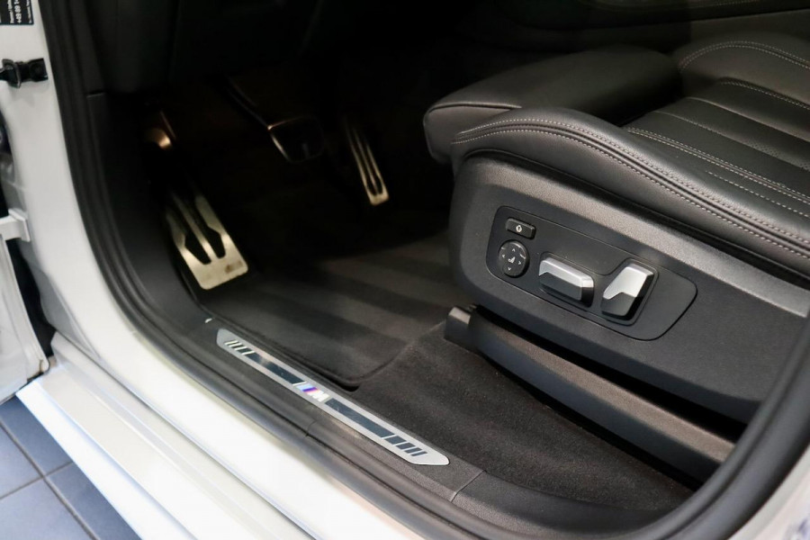 BMW X5 xDrive45e M Sport|PANO|22''|AKRA|AERO Body Maxton