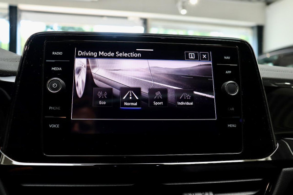 Volkswagen T-Roc 1.5 TSI R-Line Ed PANO|IQ|Digitaal Dash|VOL
