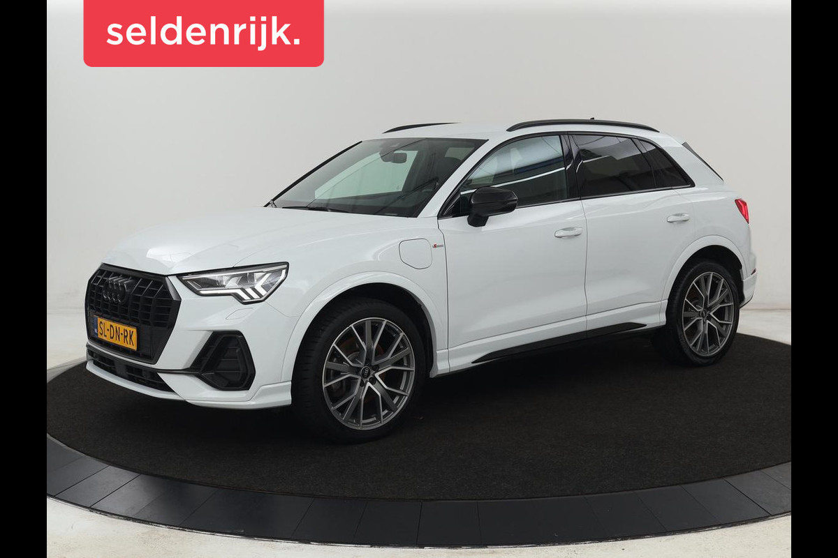 Audi Q3 45 TFSIe S edition | Leder | Stoelverwarming | Adaptive cruise | Camera | Carplay | Sfeerverlichting | Navigatie | Sonos 3D Sound | Climate control | Parkeerhulp | Full LED | S Line | PHEV | Plug In