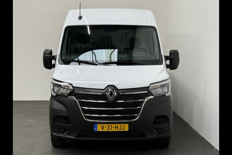 Renault Master T33 2.3 dCi 135PK L2H2 BPM VRIJ! Airco Cruise control Parkeersensoren Navigatie Trekhaak
