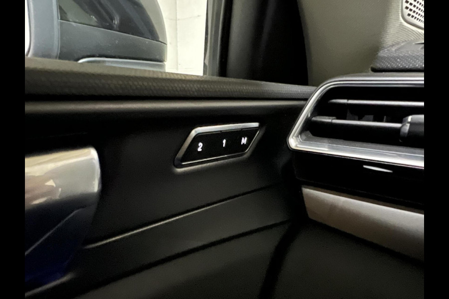 Lynk & Co 01 1.5 Plug-in Black Edition Sfeerver. 360° NAP