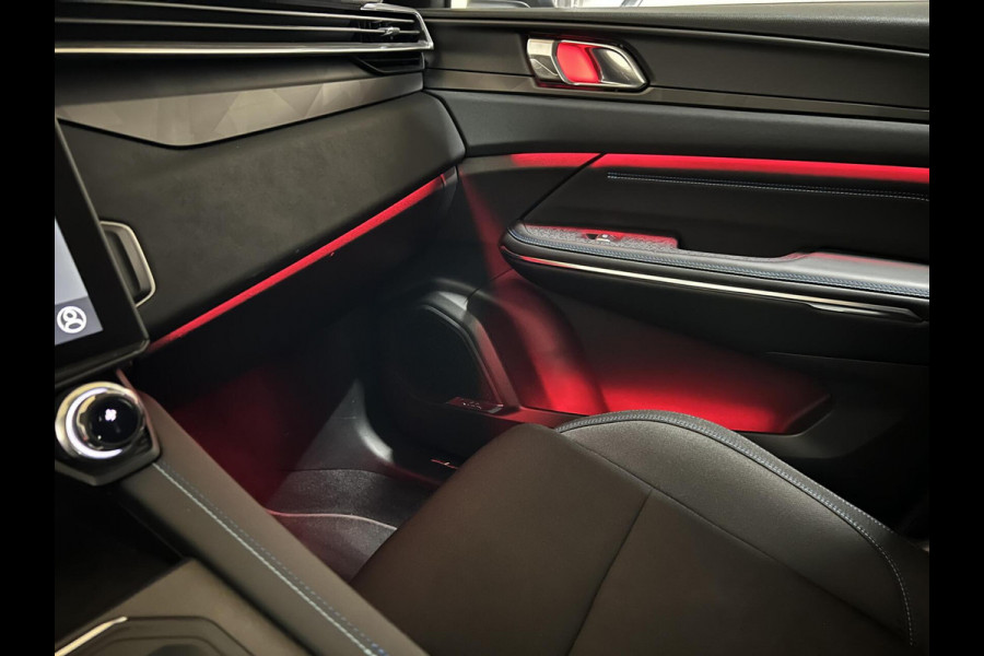 Lynk & Co 01 1.5 Plug-in Black Edition Sfeerver. 360° NAP