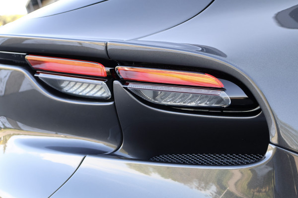 Ferrari Purosangue 6.5 V12 | NEW | INCL. VAT/BPM | NO REGISTRATION | 135K OPTIONS | CARBON WHEELHOUSE, R+F DIFFUSERS, UNDERDOOR, MIRRORS, DOORPANEL MASSAGE REAR SEATS | FULL LEATHER PACK | DIGITAL REAR VIEW CAMERA | PRIVACY GLASS | REAR SEATS COOLED/HEATED | BURMESTER HIGH END AUDIO | ACTIVE MATRIX LED HEADLIGHTS | VAT REF. |