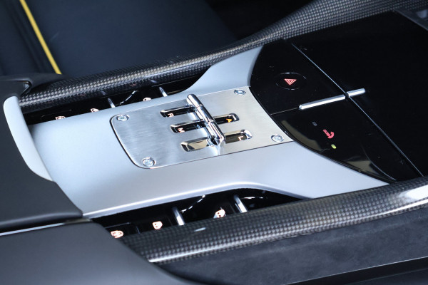 Ferrari Purosangue 6.5 V12 | NEW | INCL. VAT/BPM | NO REGISTRATION | 135K OPTIONS | CARBON WHEELHOUSE, R+F DIFFUSERS, UNDERDOOR, MIRRORS, DOORPANEL MASSAGE REAR SEATS | FULL LEATHER PACK | DIGITAL REAR VIEW CAMERA | PRIVACY GLASS | REAR SEATS COOLED/HEATED | BURMESTER HIGH END AUDIO | ACTIVE MATRIX LED HEADLIGHTS | VAT REF. |