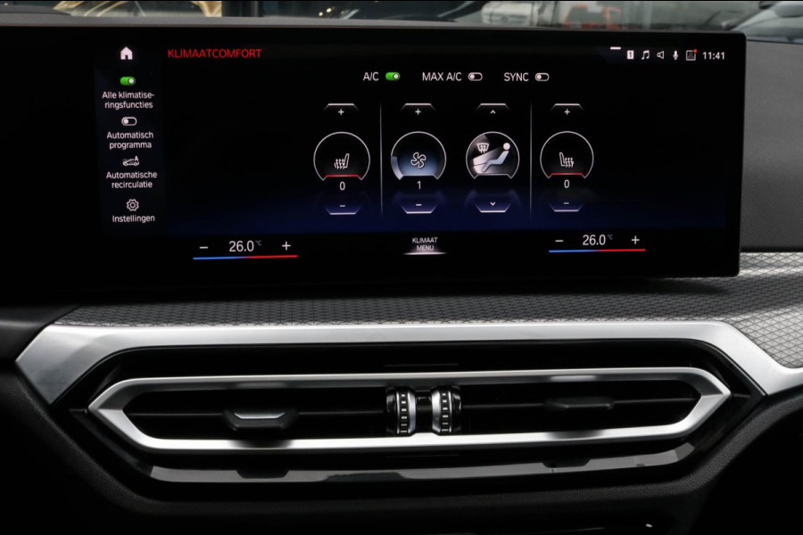 BMW 3 Serie Touring 330e | M-Sport Pro | 2 jaar garantie | Pano | ACC | LCI | Black Edition | Sfeerverlichting | Driving Assistant