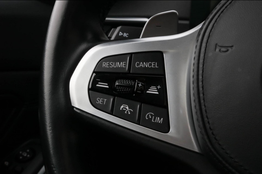 BMW 3 Serie Touring 330e | M-Sport Pro | 2 jaar garantie | Pano | ACC | LCI | Black Edition | Sfeerverlichting | Driving Assistant