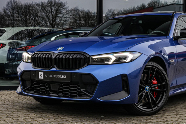 BMW 3 Serie Touring 330e | M-Sport Pro | 2 jaar garantie | Pano | ACC | LCI | Black Edition | Sfeerverlichting | Driving Assistant