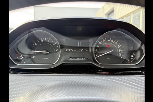 Peugeot 2008 1.2 PureTech Signature Navi,Apple Carplay,Airco,Cruise,Trekhaak,PDC,Distributie riem v.v. 2025,N.A.P,APK tot 03-2027