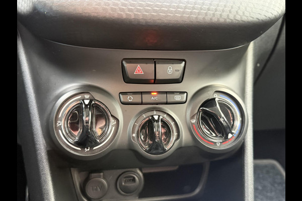 Peugeot 2008 1.2 PureTech Signature Navi,Apple Carplay,Airco,Cruise,Trekhaak,PDC,Distributie riem v.v. 2025,N.A.P,APK tot 03-2027