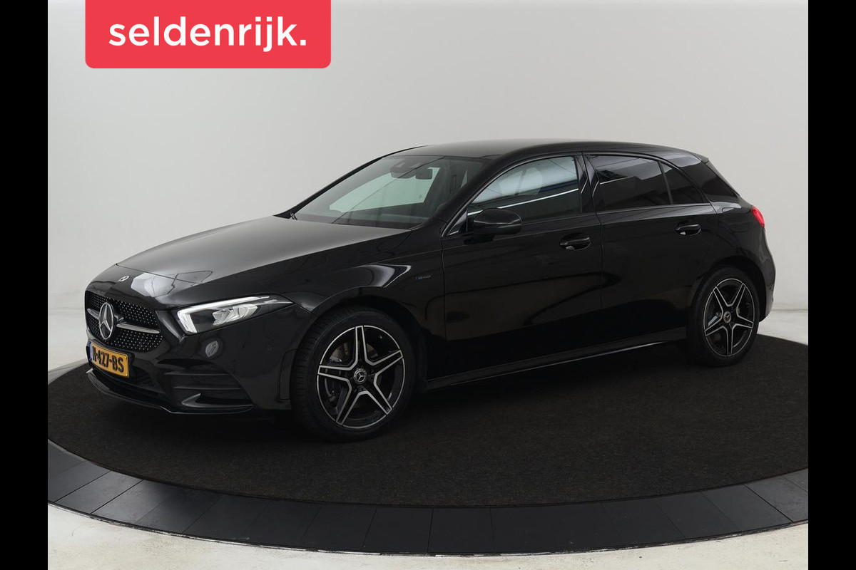 Mercedes-Benz A-Klasse 250e AMG Limited | Carplay | Stoelverwarming | Camera | Leder/Alcantara | Sfeerverlichting | Navigatie | Park Assist | Full LED | DAB | Widescreen | Climate control | PHEV | Plug In