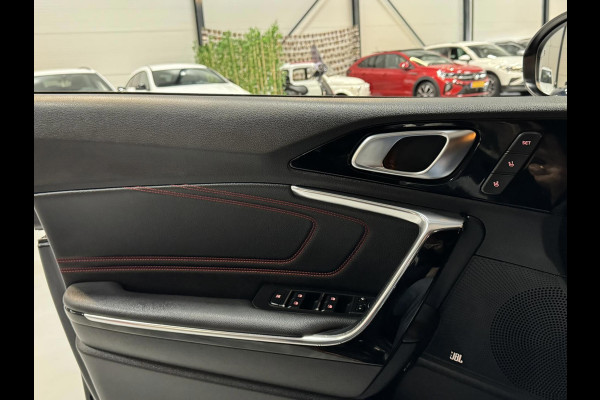 Kia ProCeed 1.6 T-GDI GT Garantie Trekhaak Pano Memory Camera Carplay StuurVW StoelVW Blindspot Elek Achterklep Navi Led Rijklaar