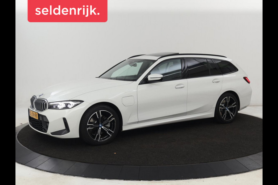 BMW 3-serie 320e M Sport | Panoramadak | Trekhaak | Stoelverwarming | Carplay | Sportstoelen | Leder/Alcantara | Navigatie | Widescreen Display | Sfeerverlichting | Parkeerhulp | PHEV | Plug In