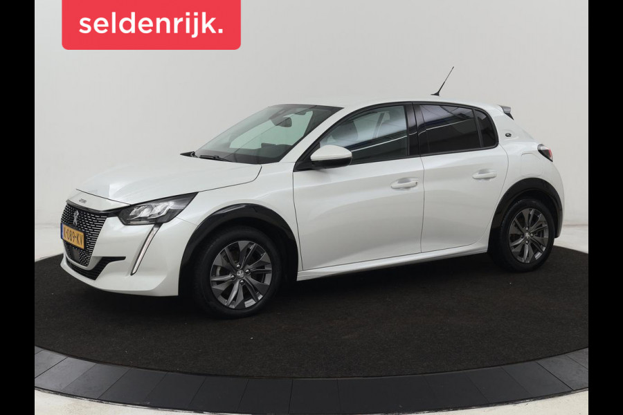 Peugeot e-208 EV Allure 50 kWh | Camera | Carplay | Half leder | Keyless | Navigatie | Full LED | Parkeerhulp | DAB | Getint glas | Climate control | Cruise control
