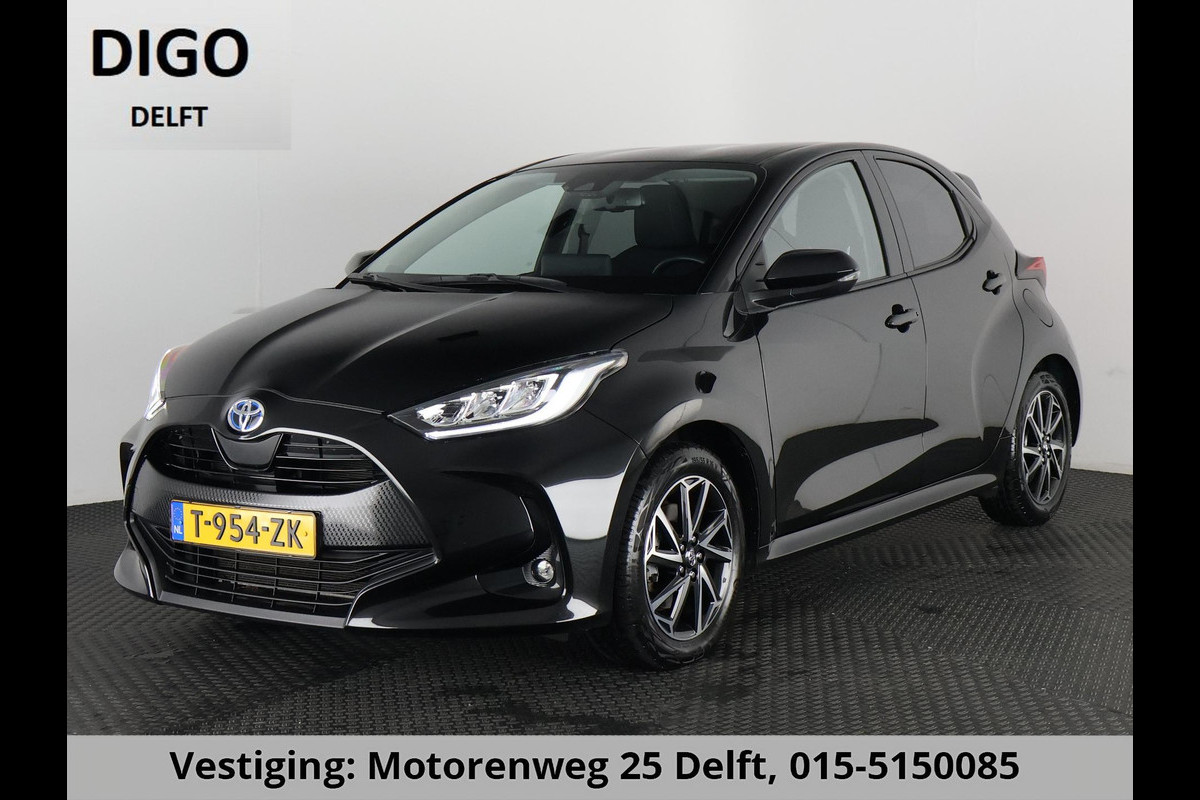 Toyota Yaris 1.5 HYBRID DYNAMIC 1e EIG. GARANTIE 8-2033 AUTOMAAT .CARPLAY NAVIGATIE . CAMERA . STOELVERWARMING . APPLE CARPLAY & ANDROID AUTO.