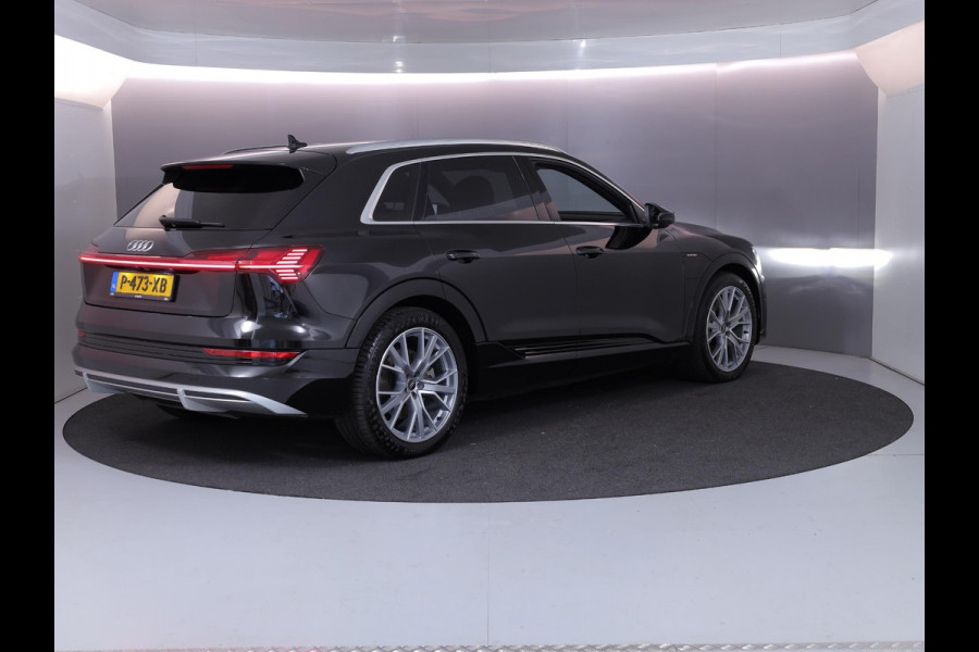 Audi e-tron 55 quattro S edition 95 kWh 408pk | Navigatie | Elektrisch verstelbare voorstoelen | Luchtvering | Parkeercamera | Matrix koplampen| SOH 100%