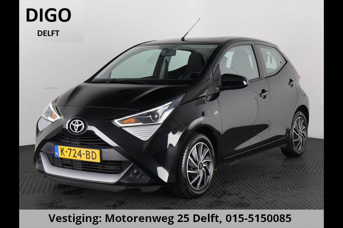 Toyota Aygo 1.0 VVT-i X-PLAY CARPLAY NAVI GARANTIE 2031 1e EIG BIJNA 2021. 100% ONDERHOUDEN .CAMERA.BLACK EDITION