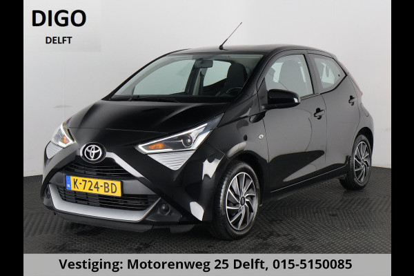 Toyota Aygo 1.0 VVT-i X-PLAY CARPLAY NAVI GARANTIE 2031 1e EIG BIJNA 2021. 100% ONDERHOUDEN .CAMERA.BLACK EDITION