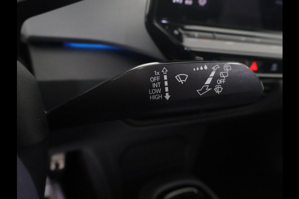 Volkswagen ID.3 First Plus 58 kWh ACCU 89%! BIJNA 2021 . STUUR & STOEL VERWARMING . PARKEERSENSOREN VOOR/ACHTER .