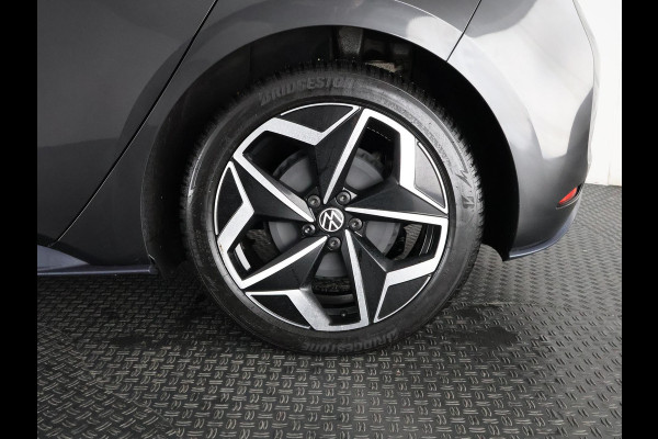 Volkswagen ID.3 First Plus 58 kWh ACCU 89%! BIJNA 2021 . STUUR & STOEL VERWARMING . PARKEERSENSOREN VOOR/ACHTER .