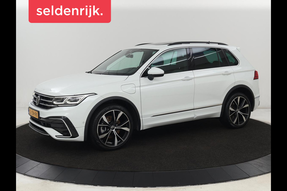Volkswagen Tiguan 1.4 eHybrid R Line | Panoramadak | Trekhaak | Stoelverwarming | Camera | 20'' | Park Assist | Carplay | Matrix LED | Stuurverwarming | Adaptive cruise | Navigatie | PHEV | Plug In