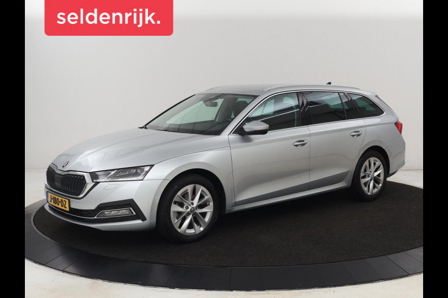 Škoda Octavia 1.5 TSI First Edition | Stoelverwarming | Adaptive cruise | Carplay | Sfeerverlichting | Matrix LED | Navigatie | Parkeerhulp | Keyless | DAB | Virtual Cockpit