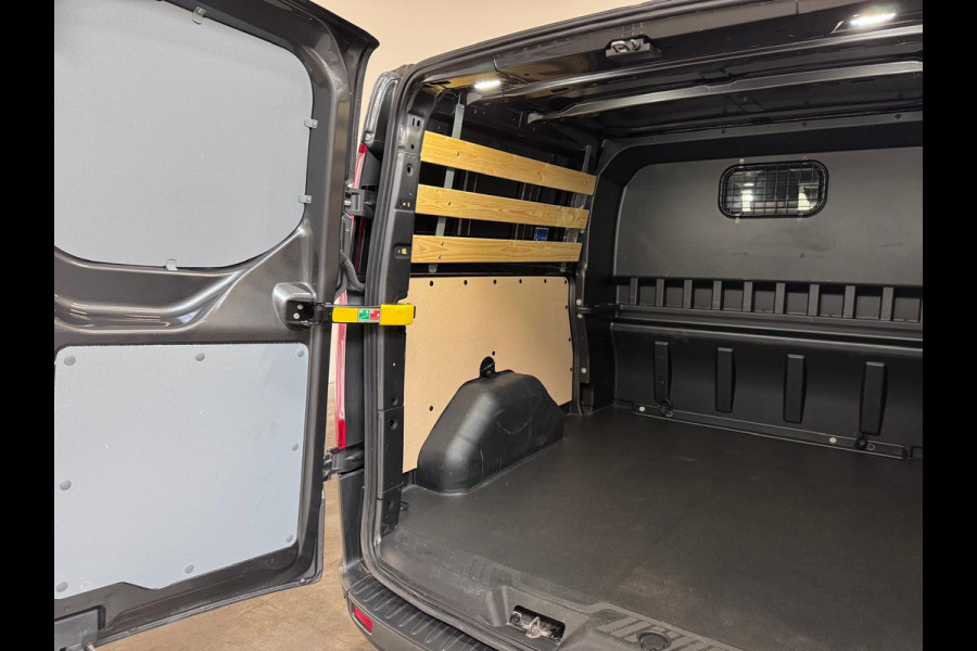 Ford Transit Custom 300 2.0 TDCI L2H1 Limited Dubbele Cabine Navigatie Airco 2 Schuifdeuren Trekhaak Parkeersensoren Carplay DAB