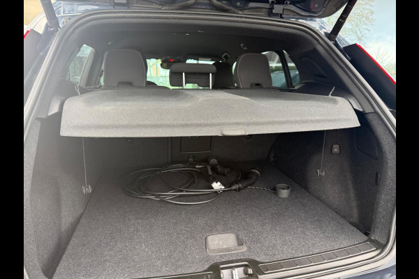 Volvo XC40 1.5 T4 Recharge Inscription - Automaat - Navi - Camera - Parkeerhulp - Climate