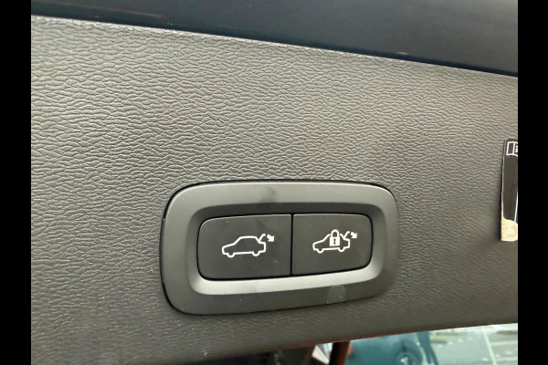 Volvo XC40 1.5 T4 Recharge Inscription - Automaat - Navi - Camera - Parkeerhulp - Climate