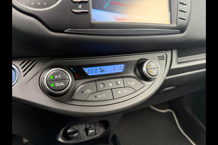 Toyota Yaris 1.5 Hybrid Premium - Automaat - Navi - Camera - Climate - LED