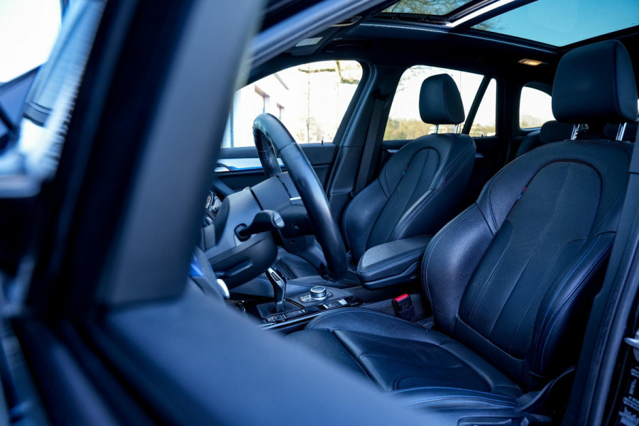 BMW X1 xDrive20d M Pakket Panodak Leer HUD Cruise Navi Stoelverw.