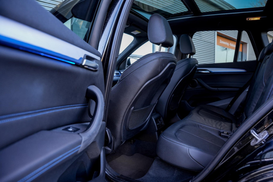 BMW X1 xDrive20d M Pakket Panodak Leer HUD Cruise Navi Stoelverw.