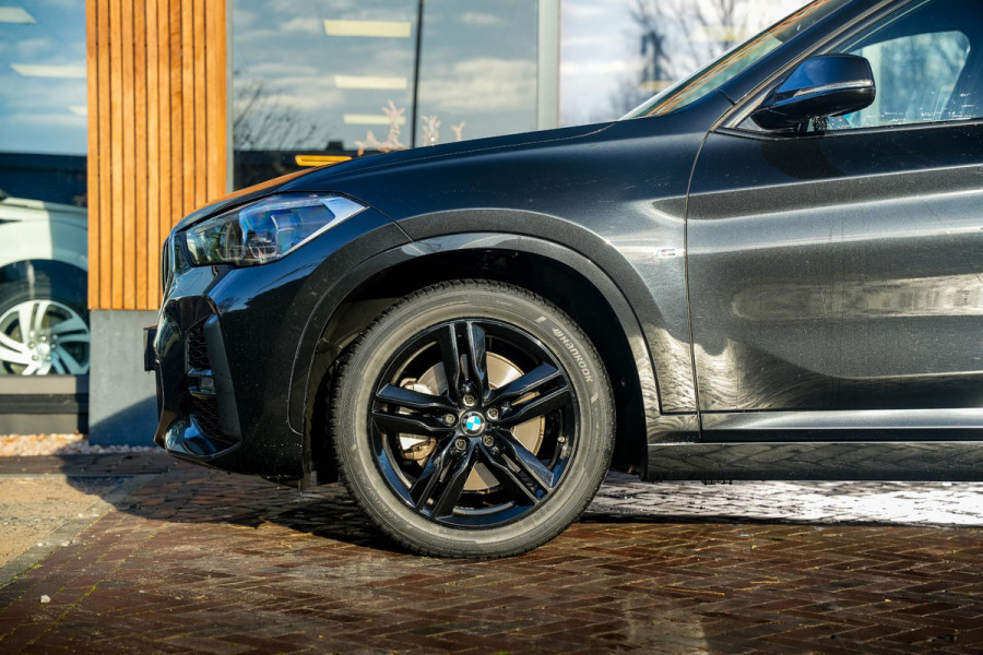 BMW X1 xDrive20d M Pakket Panodak Leer HUD Cruise Navi Stoelverw.