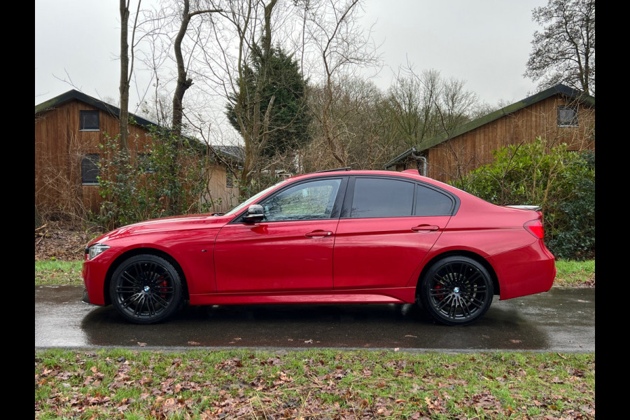 BMW 3 Serie 318i Edition M Sport Shadow High Executive | Schuif/kanteldak + Lederbekleding + DAB + Navi Nu € 24.950,-!!!