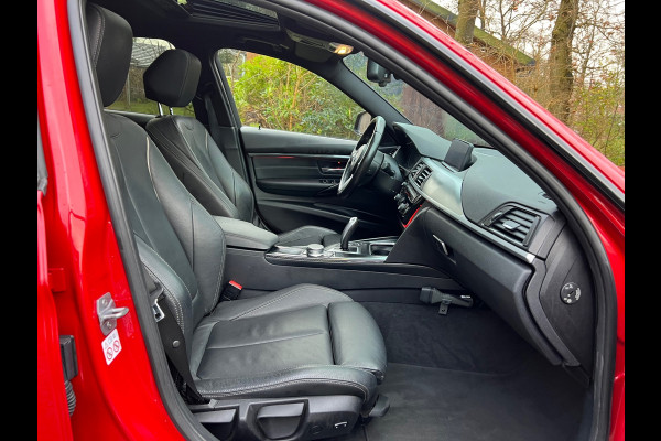 BMW 3 Serie 318i Edition M Sport Shadow High Executive | Schuif/kanteldak + Lederbekleding + DAB + Navi Nu € 24.950,-!!!