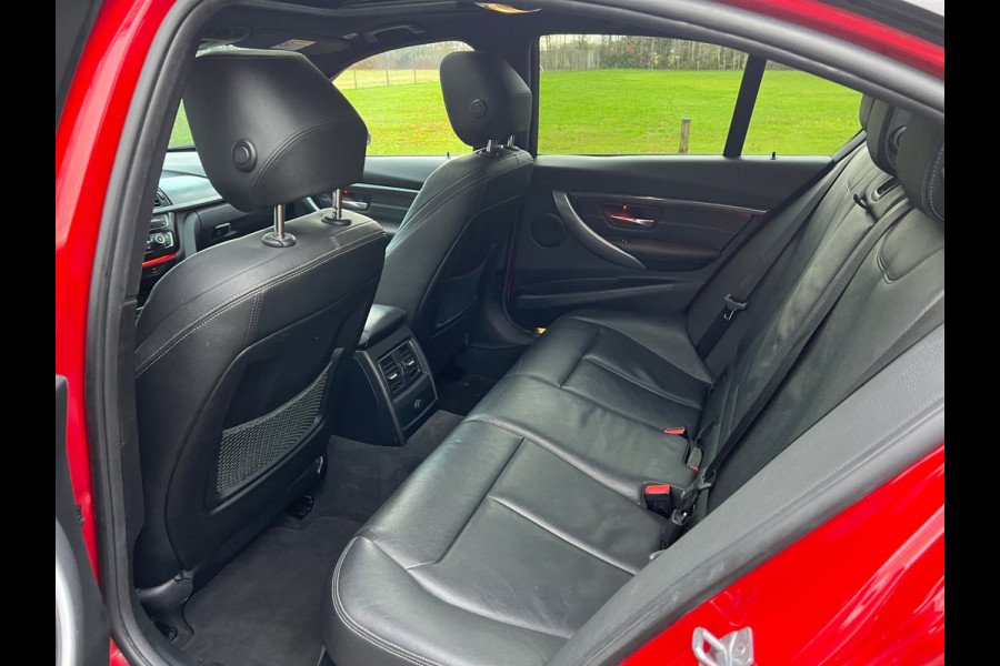 BMW 3 Serie 318i Edition M Sport Shadow High Executive | Schuif/kanteldak + Lederbekleding + DAB + Navi Nu € 24.950,-!!!