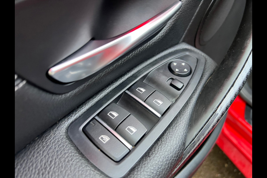 BMW 3 Serie 318i Edition M Sport Shadow High Executive | Schuif/kanteldak + Lederbekleding + DAB + Navi Nu € 24.950,-!!!