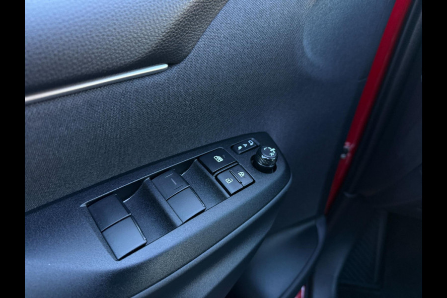 Toyota Yaris 1.5 HYBRID 2024 176PK EXECUTIVE SPORT ACC LED AUT LANE-ASSIST LUXE