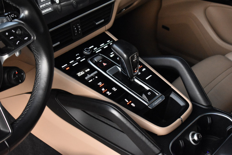 Porsche Cayenne 3.0 E-Hybrid 462pk | Pano | Trekhaak | 360 Camera | Sport Chrono | Bose | Stuurverwarming | Luchtvering | Orig. NL |