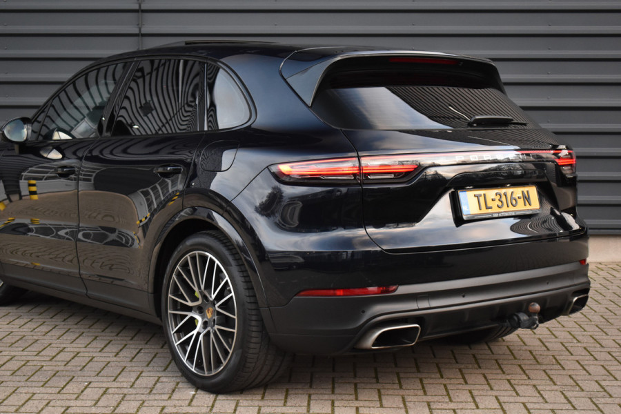 Porsche Cayenne 3.0 E-Hybrid 462pk | Pano | Trekhaak | 360 Camera | Sport Chrono | Bose | Stuurverwarming | Luchtvering | Orig. NL |