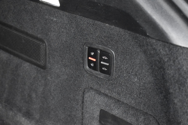 Porsche Cayenne 3.0 E-Hybrid 462pk | Pano | Trekhaak | 360 Camera | Sport Chrono | Bose | Stuurverwarming | Luchtvering | Orig. NL |