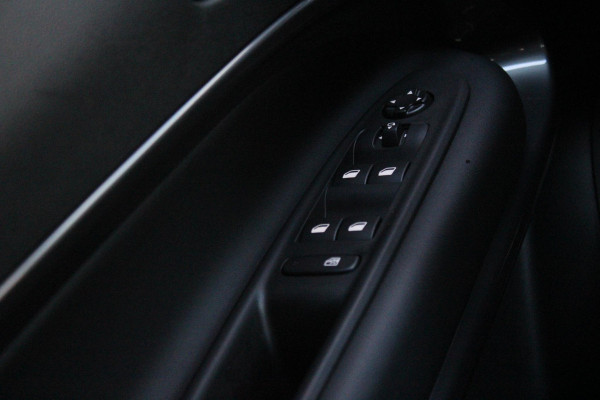 Abarth 600e SCORPIONISSIMA 280PK 54 kWh | SABELT PERFROMANCE SPORTOELEN/BEKLEDING | ENGINE SOUND GENERATOR | PACK DESIGN SCORPIONISSIMA | PACK TECH SCORPIONISSIMA | PACK WINTER (STOEL VERWARMING/VOORRUITVERWARMING) | PACK SCORPION | 20" LICHTMETALEN VELGEN | ABARTH BODYKIT | 360° PARKEERSENSOREN | REMKLAUWEN GROEN | ELEKTRISCH BEDIENBARE BESTUURDERSSTOEL | AMBIANCE INTERIEUR VERLICHTING | ACHTERUITRIJ CAMERA | ADAPTIVE CRUISE CONTROL | DRAADLOZE APPLE CARPLAY/ANDROID AUTO | DODEHOEK DETECTIE | DC SNELLAAD FUNCTIE | DRAADLOZE APPLE CARPLAY/ANDROID AUTO | ELEKTRISCH BEDIENBARE ACHTE