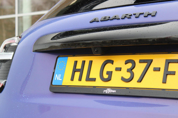 Abarth 600e SCORPIONISSIMA 280PK 54 kWh | SABELT PERFROMANCE SPORTOELEN/BEKLEDING | ENGINE SOUND GENERATOR | PACK DESIGN SCORPIONISSIMA | PACK TECH SCORPIONISSIMA | PACK WINTER (STOEL VERWARMING/VOORRUITVERWARMING) | PACK SCORPION | 20" LICHTMETALEN VELGEN | ABARTH BODYKIT | 360° PARKEERSENSOREN | REMKLAUWEN GROEN | ELEKTRISCH BEDIENBARE BESTUURDERSSTOEL | AMBIANCE INTERIEUR VERLICHTING | ACHTERUITRIJ CAMERA | ADAPTIVE CRUISE CONTROL | DRAADLOZE APPLE CARPLAY/ANDROID AUTO | DODEHOEK DETECTIE | DC SNELLAAD FUNCTIE | DRAADLOZE APPLE CARPLAY/ANDROID AUTO | ELEKTRISCH BEDIENBARE ACHTE