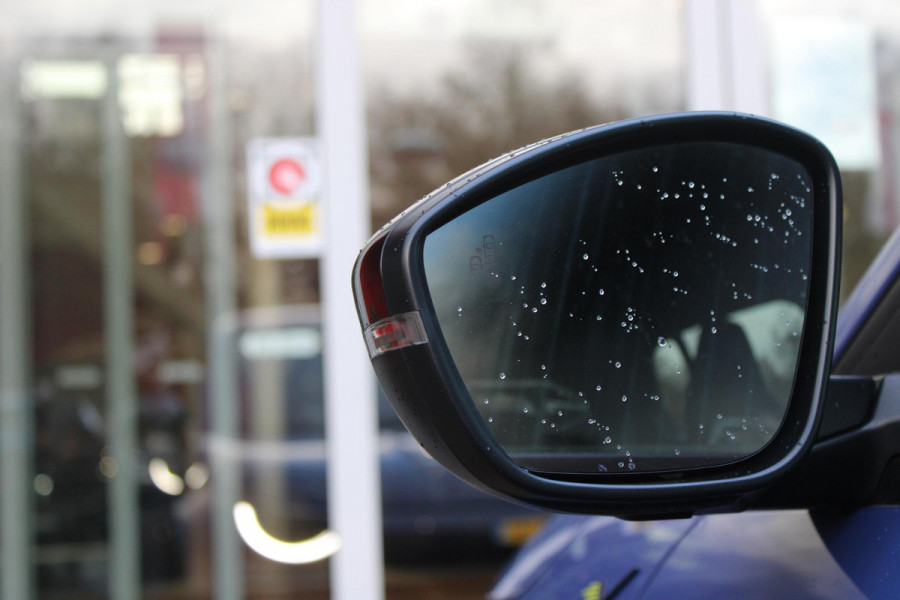 Abarth 600e SCORPIONISSIMA 280PK 54 kWh | SABELT PERFROMANCE SPORTOELEN/BEKLEDING | ENGINE SOUND GENERATOR | PACK DESIGN SCORPIONISSIMA | PACK TECH SCORPIONISSIMA | PACK WINTER (STOEL VERWARMING/VOORRUITVERWARMING) | PACK SCORPION | 20" LICHTMETALEN VELGEN | ABARTH BODYKIT | 360° PARKEERSENSOREN | REMKLAUWEN GROEN | ELEKTRISCH BEDIENBARE BESTUURDERSSTOEL | AMBIANCE INTERIEUR VERLICHTING | ACHTERUITRIJ CAMERA | ADAPTIVE CRUISE CONTROL | DRAADLOZE APPLE CARPLAY/ANDROID AUTO | DODEHOEK DETECTIE | DC SNELLAAD FUNCTIE | DRAADLOZE APPLE CARPLAY/ANDROID AUTO | ELEKTRISCH BEDIENBARE ACHTE