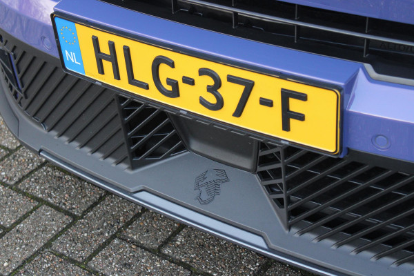 Abarth 600e SCORPIONISSIMA 280PK 54 kWh | SABELT PERFROMANCE SPORTOELEN/BEKLEDING | ENGINE SOUND GENERATOR | PACK DESIGN SCORPIONISSIMA | PACK TECH SCORPIONISSIMA | PACK WINTER (STOEL VERWARMING/VOORRUITVERWARMING) | PACK SCORPION | 20" LICHTMETALEN VELGEN | ABARTH BODYKIT | 360° PARKEERSENSOREN | REMKLAUWEN GROEN | ELEKTRISCH BEDIENBARE BESTUURDERSSTOEL | AMBIANCE INTERIEUR VERLICHTING | ACHTERUITRIJ CAMERA | ADAPTIVE CRUISE CONTROL | DRAADLOZE APPLE CARPLAY/ANDROID AUTO | DODEHOEK DETECTIE | DC SNELLAAD FUNCTIE | DRAADLOZE APPLE CARPLAY/ANDROID AUTO | ELEKTRISCH BEDIENBARE ACHTE