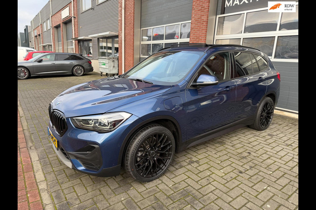 BMW X1 XDrive25e High Executive LED Pano Navi Camera ACC PDC