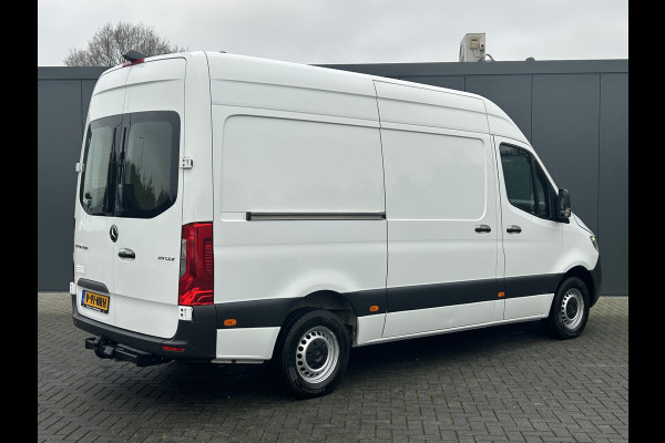Mercedes-Benz Sprinter 311 CDI RWD 3.5T / L2H2 / UNIEK!! MEMORY EN STOELVERWARMING / TREKHAAK / LED KOPLAMPEN / ECC / CRUISE / NAVI / CAMERA / 3-ZITS /