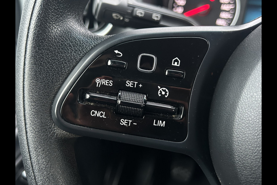 Mercedes-Benz Sprinter 311 CDI RWD 3.5T / L2H2 / UNIEK!! MEMORY EN STOELVERWARMING / TREKHAAK / LED KOPLAMPEN / ECC / CRUISE / NAVI / CAMERA / 3-ZITS /