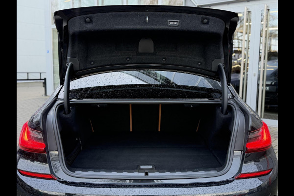 BMW 3-serie 330e High Ex. M-Sport Plus |Schuif/kantel dak|M-Seats|Memory|19"|HiFi