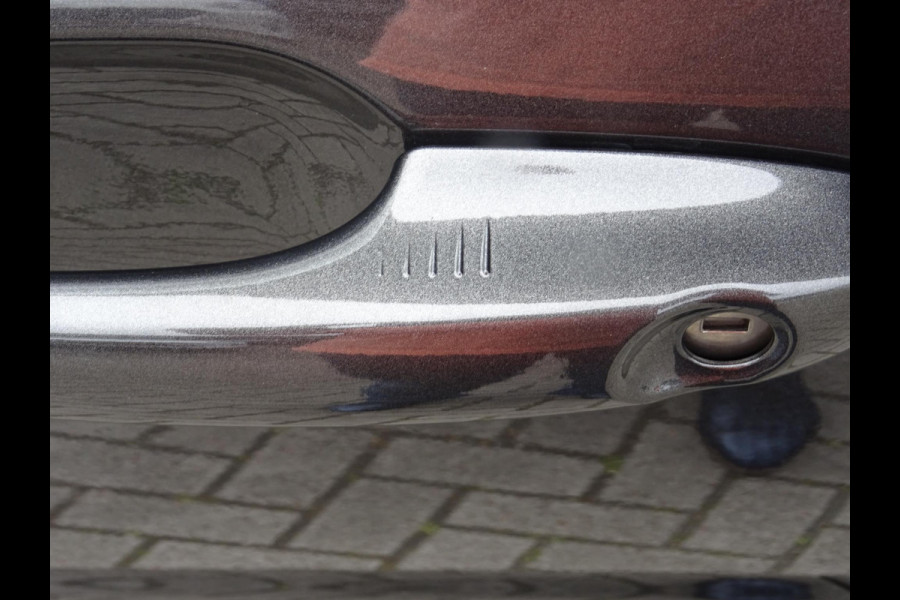 Ford Kuga 2.5 PHEV ST-Line X 225pk Automaat | Adaptieve Cruise | Panorama dak | Achteruitrijcamera | Elektrische achterklep | Navigatie | B & O Sound