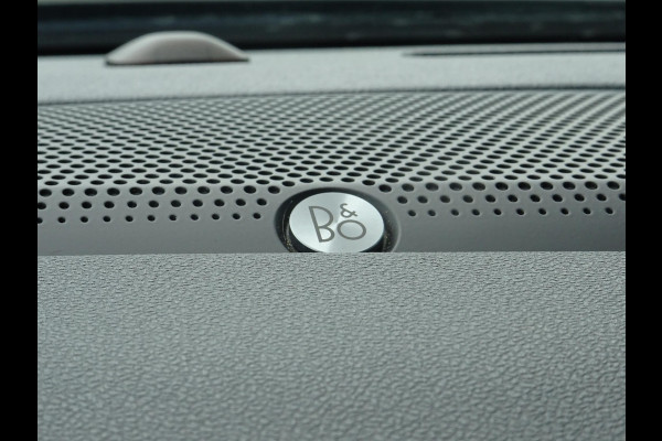 Ford Kuga 2.5 PHEV ST-Line X 225pk Automaat | Adaptieve Cruise | Panorama dak | Achteruitrijcamera | Elektrische achterklep | Navigatie | B & O Sound